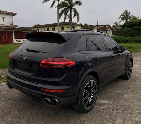 PORSCHE-CAYENNE-2017