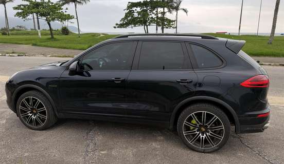 PORSCHE-CAYENNE-2017