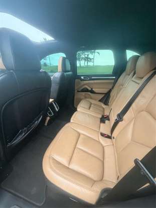 PORSCHE-CAYENNE-2017