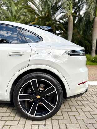 PORSCHE-CAYENNE-2023