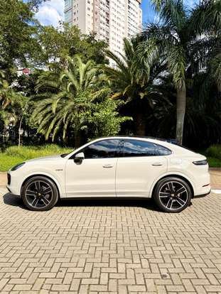 PORSCHE-CAYENNE-2023