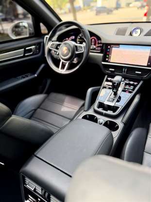 PORSCHE-CAYENNE-2023