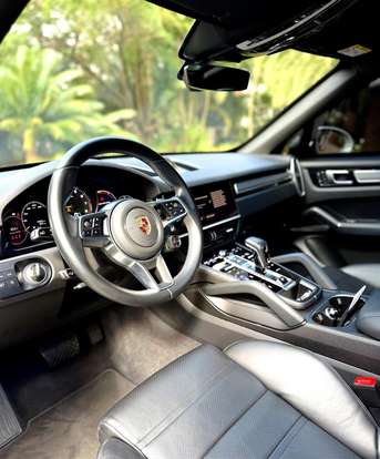 PORSCHE-CAYENNE-2023
