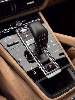 PORSCHE-CAYENNE-2023
