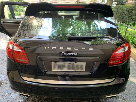 PORSCHE-CAYENNE-2011