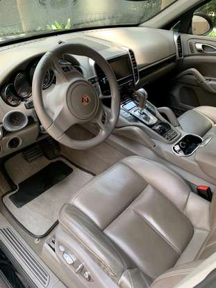 PORSCHE-CAYENNE-2011