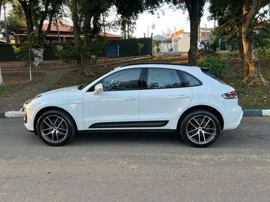 PORSCHE-MACAN-2023