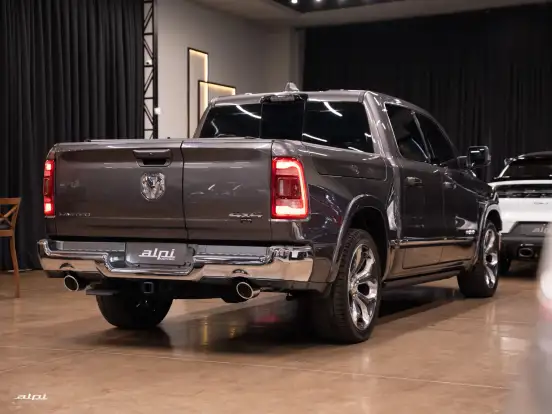 RAM-1500-5.7 V8 GASOLINA LIMITED CD 4X4 AUTOMÁTICO RAM-1500-2023