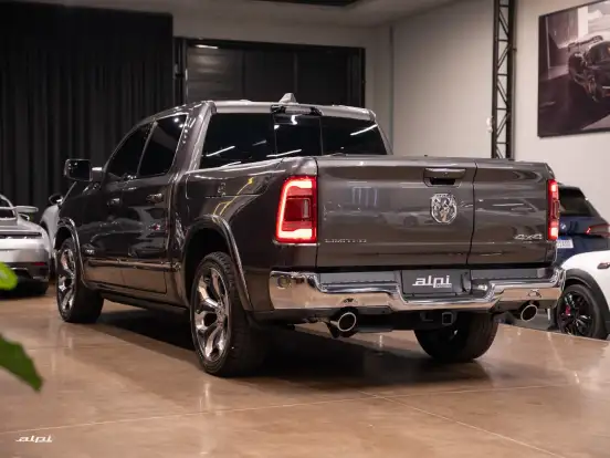 RAM-1500-5.7 V8 GASOLINA LIMITED CD 4X4 AUTOMÁTICO RAM-1500-2023