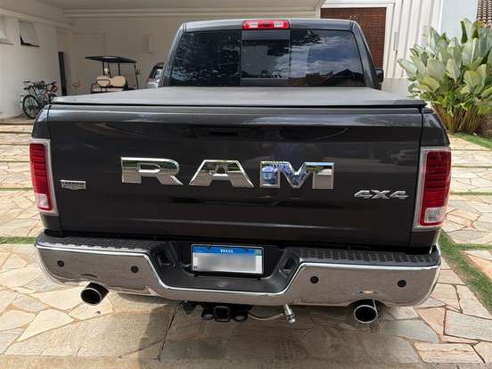 RAM-CLASSIC-5.7 V8 GASOLINA LARAMIE CD 4X4 AUTOMÁTICO RAM-CLASSIC-2022
