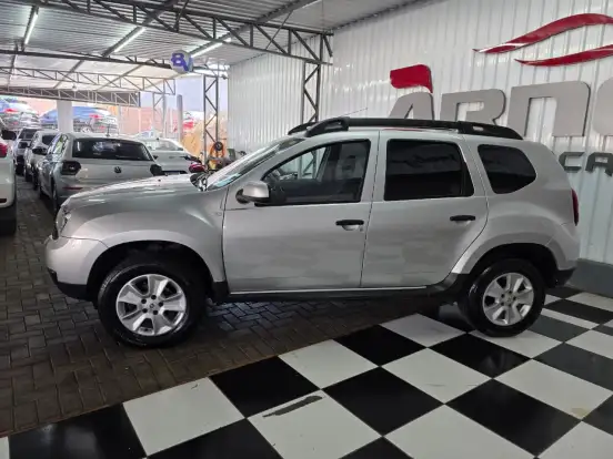 RENAULT-DUSTER-2017