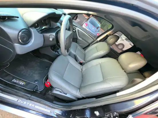 RENAULT-DUSTER-2012