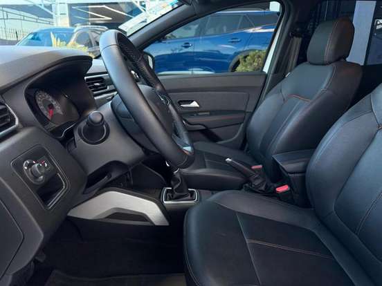 RENAULT-DUSTER-2024