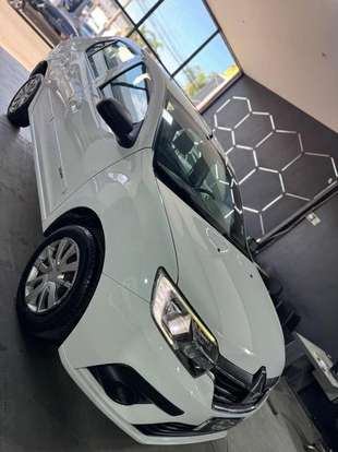RENAULT-LOGAN-2022