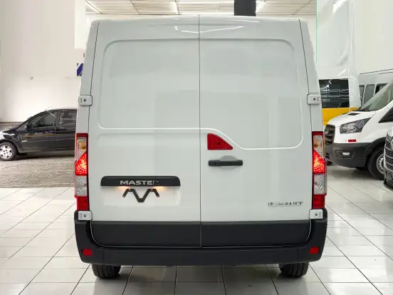 RENAULT-MASTER-2026