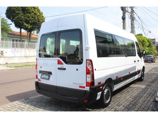 RENAULT-MASTER-2021