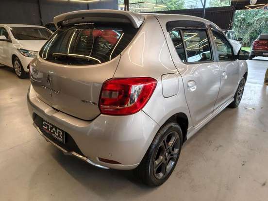 RENAULT-SANDERO-2019