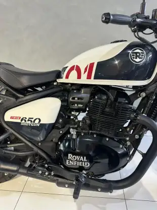 ROYAL ENFIELD-SHOTGUN 650 STENCIL WHITE-2025
