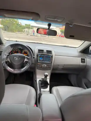 TOYOTA-COROLLA-2010