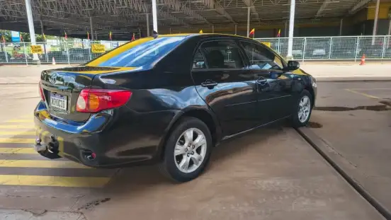TOYOTA-COROLLA-2010