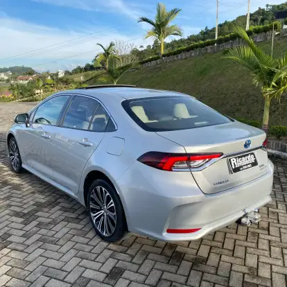 TOYOTA-COROLLA-2021