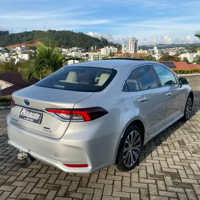 TOYOTA-COROLLA-2021