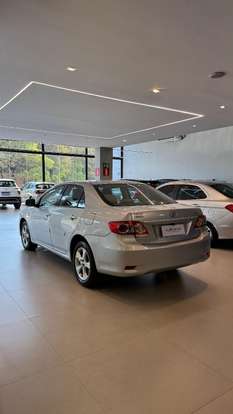 TOYOTA-COROLLA-2011