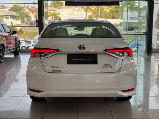 TOYOTA-COROLLA-2023