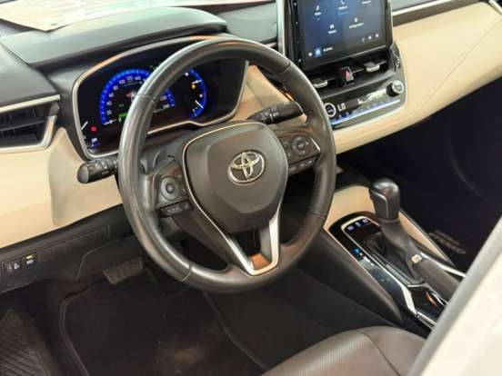 TOYOTA-COROLLA-2023