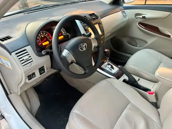 TOYOTA-COROLLA-2013