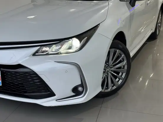 TOYOTA-COROLLA-2024