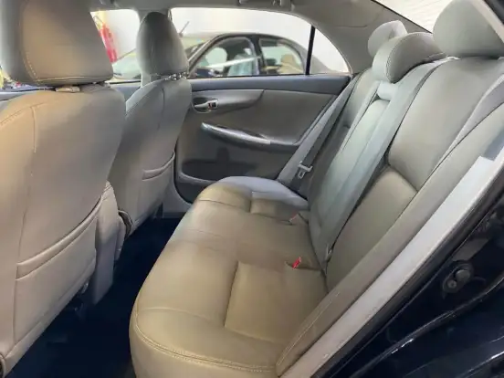 TOYOTA-COROLLA-2010