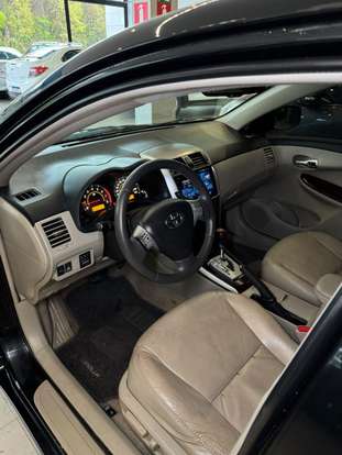 TOYOTA-COROLLA-2011