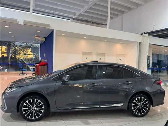 TOYOTA-COROLLA-2024