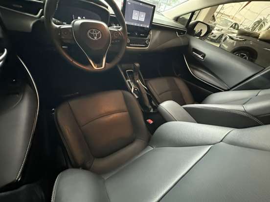 TOYOTA-COROLLA-2025