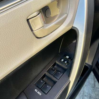 TOYOTA-COROLLA-2014