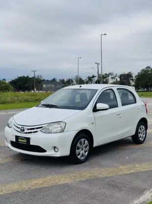 TOYOTA-ETIOS-2016
