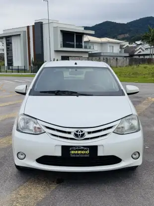 TOYOTA-ETIOS-2016