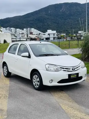 TOYOTA-ETIOS-2016