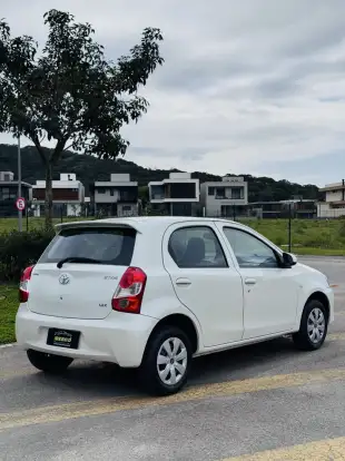 TOYOTA-ETIOS-2016