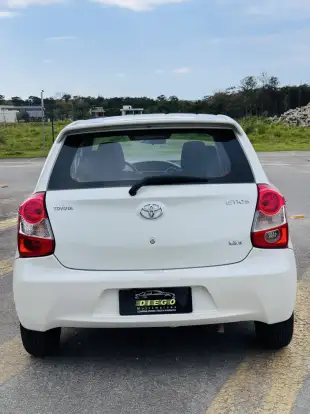 TOYOTA-ETIOS-2016