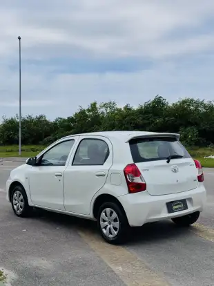 TOYOTA-ETIOS-2016
