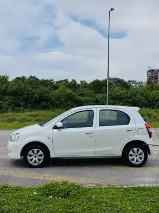 TOYOTA-ETIOS-2016