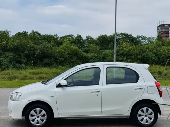 TOYOTA-ETIOS-1.3 X 16V FLEX 4P MANUAL TOYOTA-ETIOS-2016