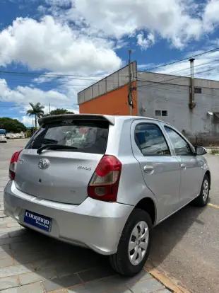 TOYOTA-ETIOS-2019
