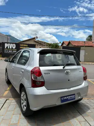 TOYOTA-ETIOS-2019