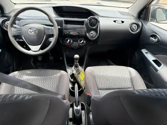 TOYOTA-ETIOS-2019