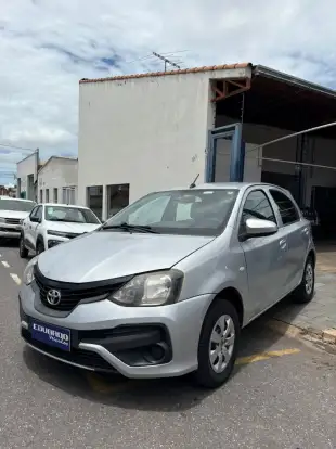 TOYOTA-ETIOS-2019
