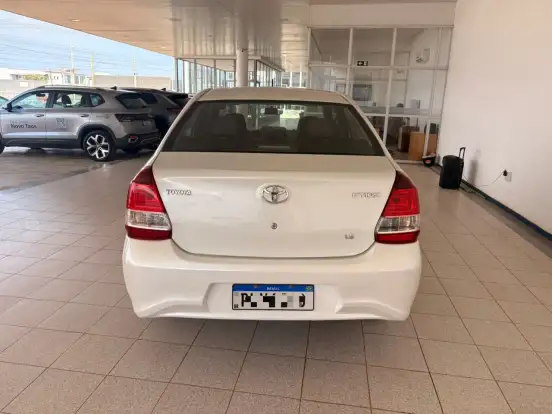 TOYOTA-ETIOS-2019