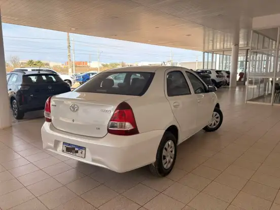TOYOTA-ETIOS-1.5 X PLUS SEDAN 16V FLEX 4P MANUAL TOYOTA-ETIOS-2019